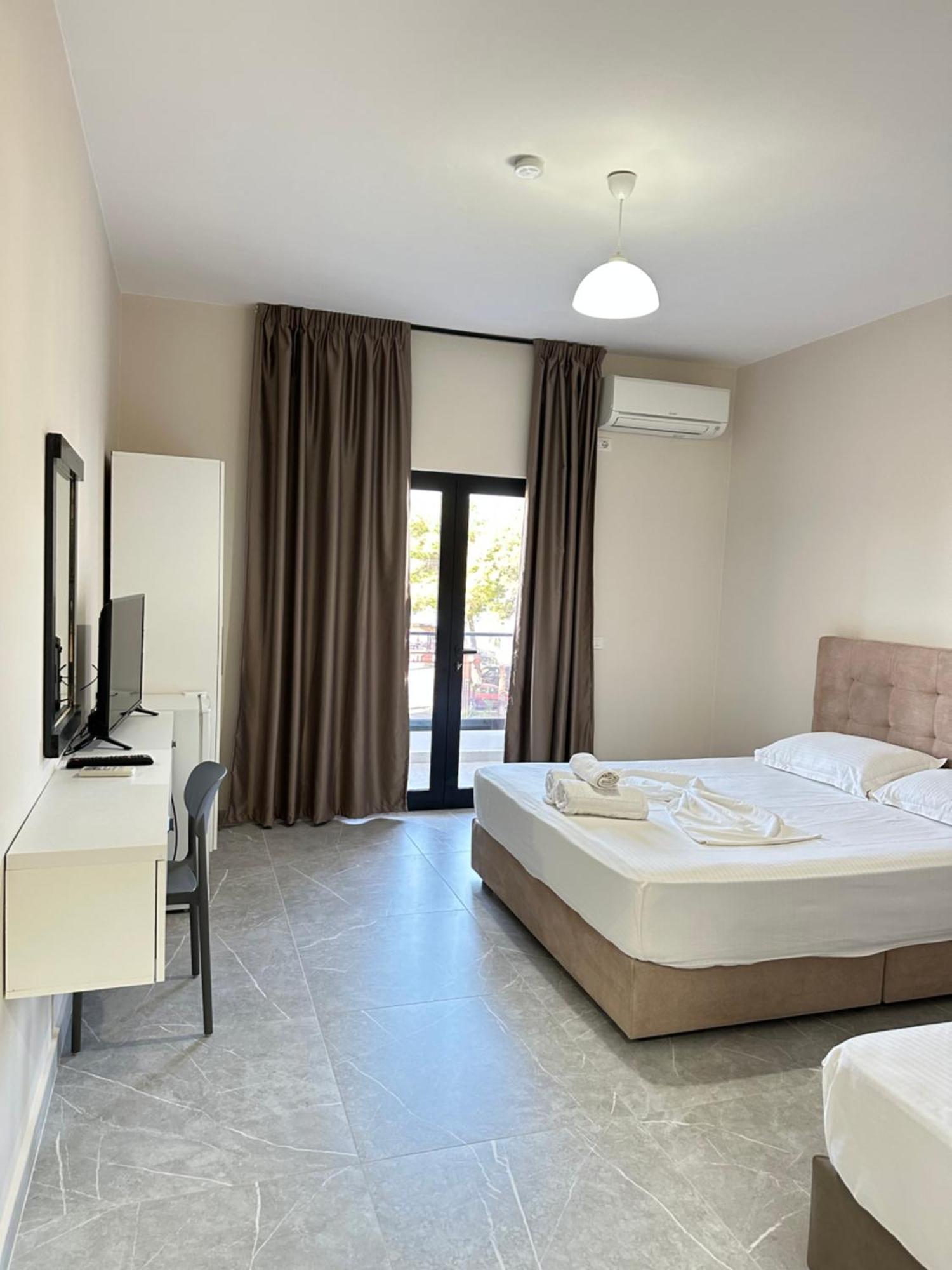 Molla Hotel Restorant Shëngjin 外观 照片