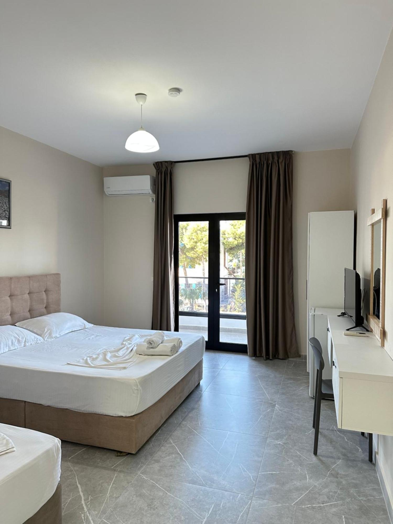 Molla Hotel Restorant Shëngjin 外观 照片