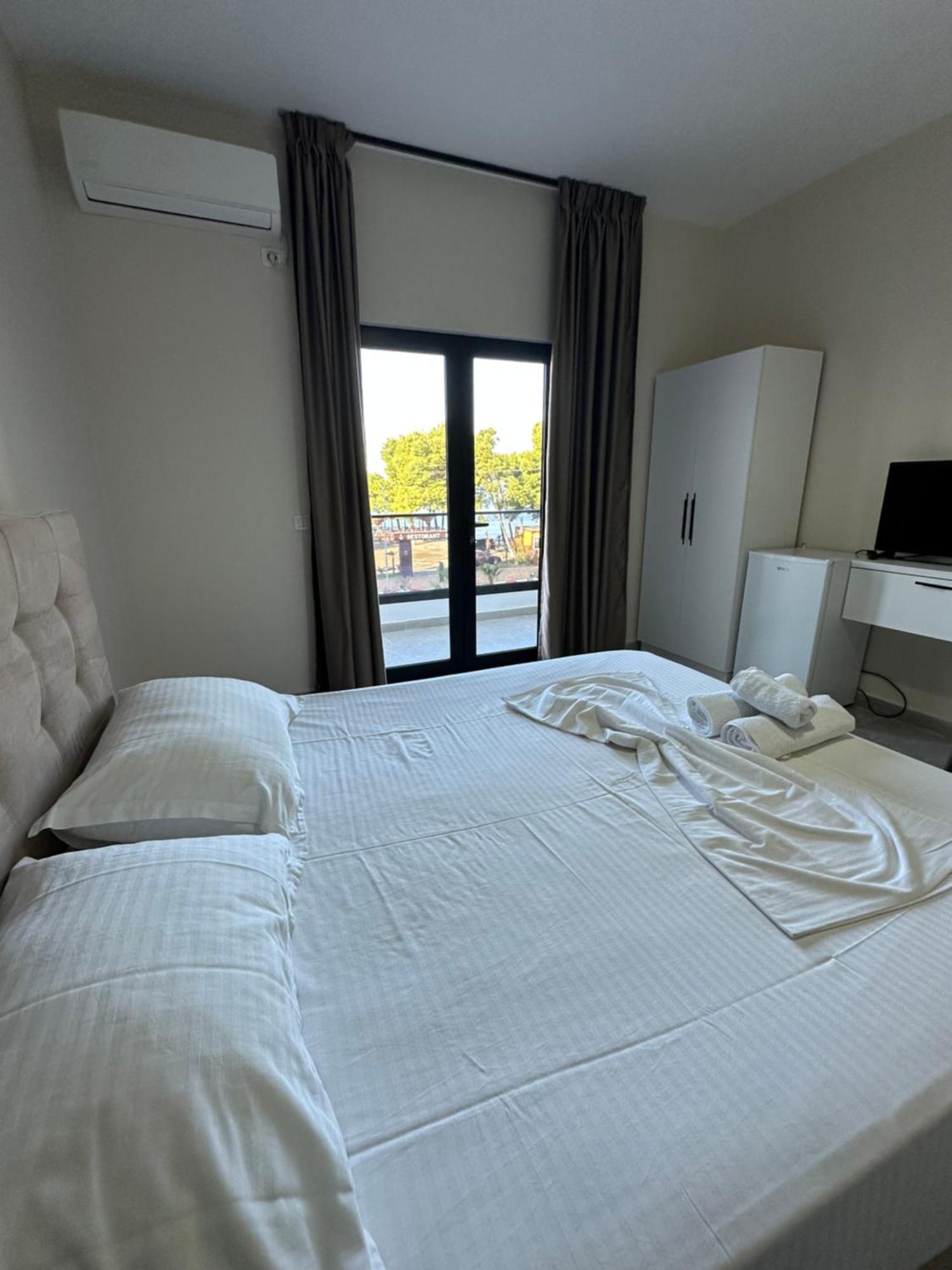 Molla Hotel Restorant Shëngjin 外观 照片