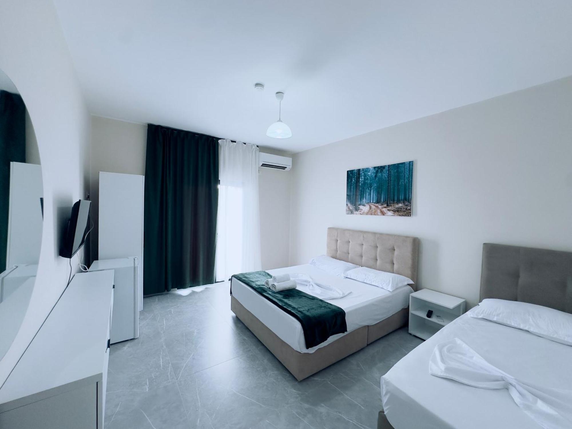 Molla Hotel Restorant Shëngjin 外观 照片